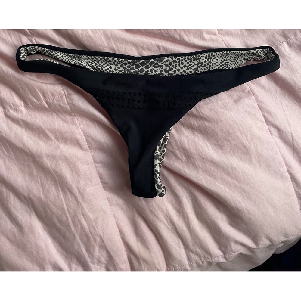 Acacia Bottoms